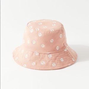 Urban outfitters daisy embroidered bucket hat